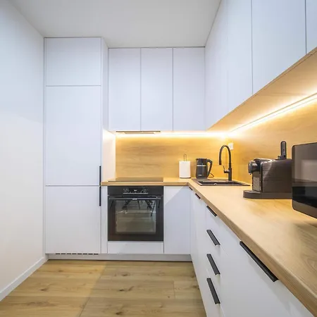 Apartment Boutique Living - Yellow Accent
