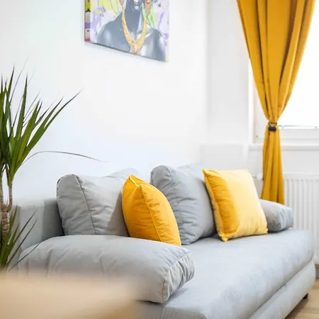Boutique Living - Yellow Accent Apartman